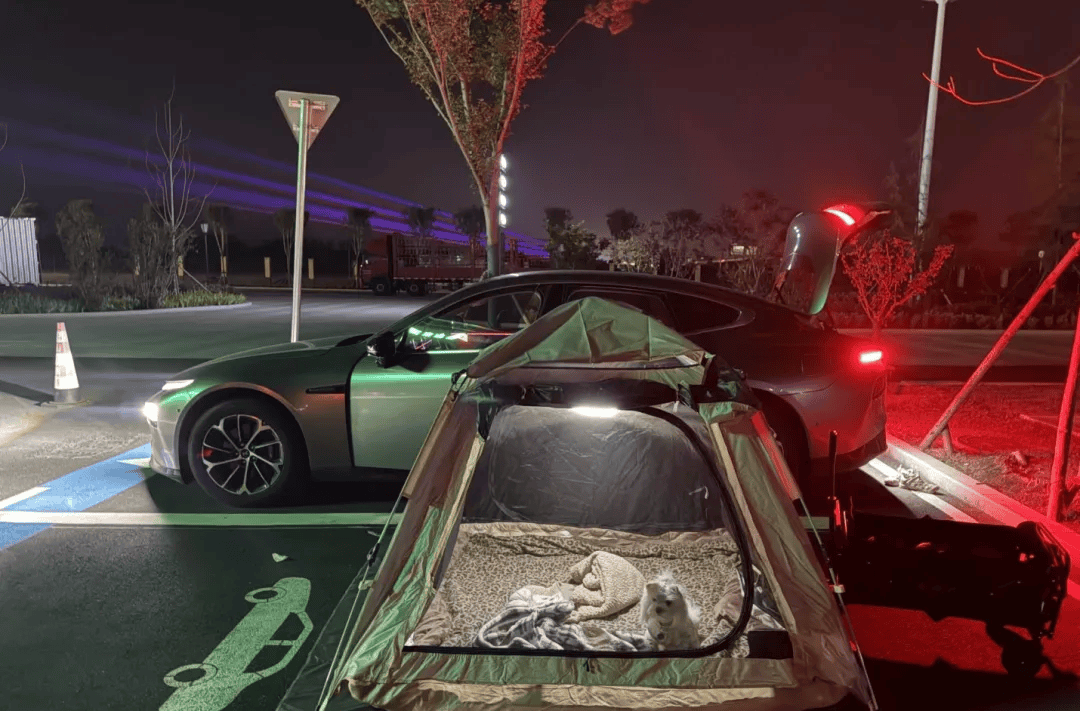 间年轻人旅行掀起“帐篷过夜”热潮AG真人不住酒店住帐篷!国庆期(图2) 间年轻人旅行掀起“帐篷过夜”热潮AG真人不住酒店住帐篷!国庆期(图2)